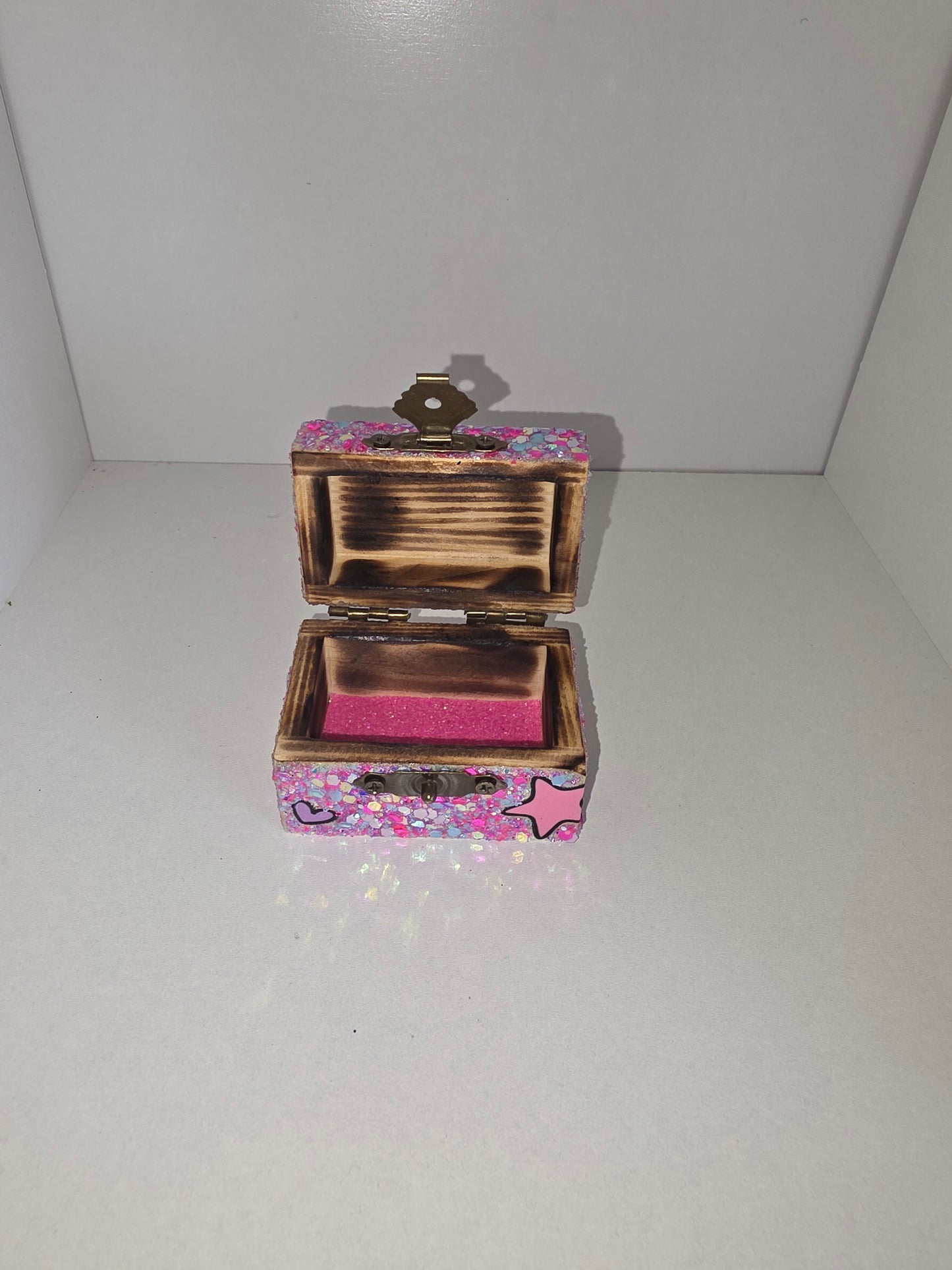 XOXO mini trinket box
