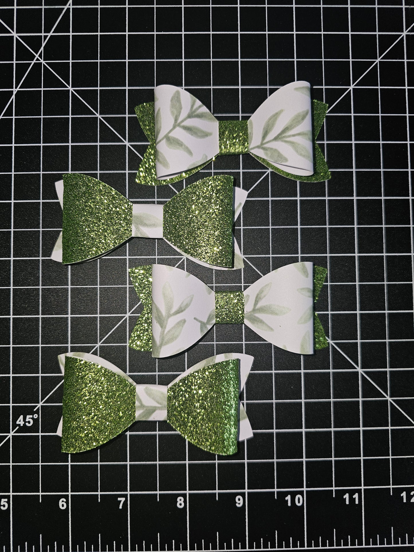 Leaves / green glitter